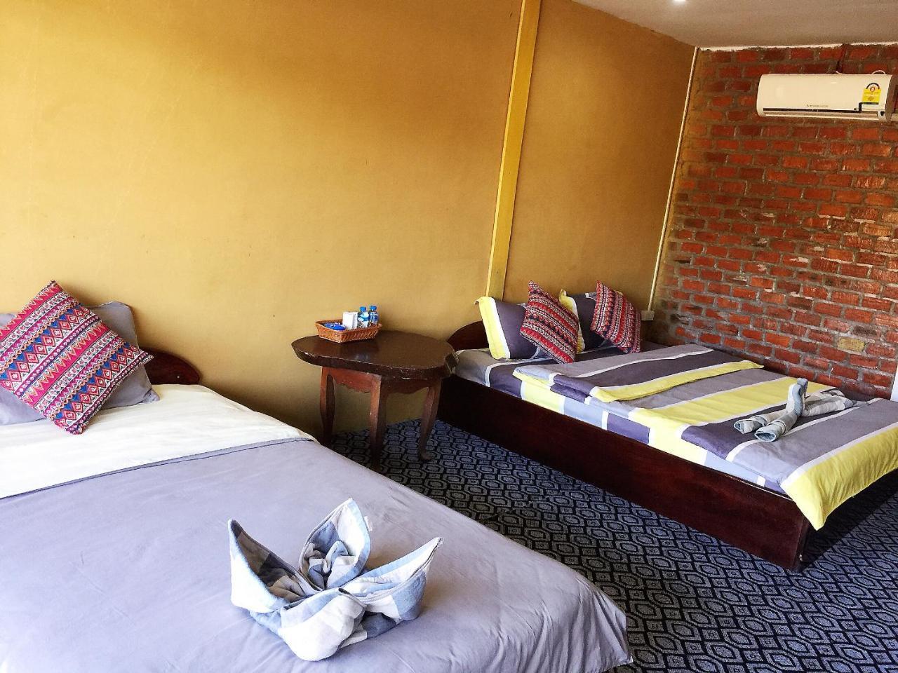 Mao Phasok Riverside Guesthouse Luang Prabang Exterior photo