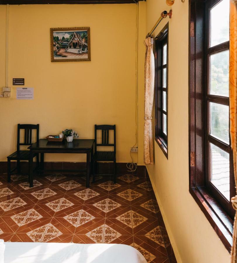 Mao Phasok Riverside Guesthouse Luang Prabang Exterior photo