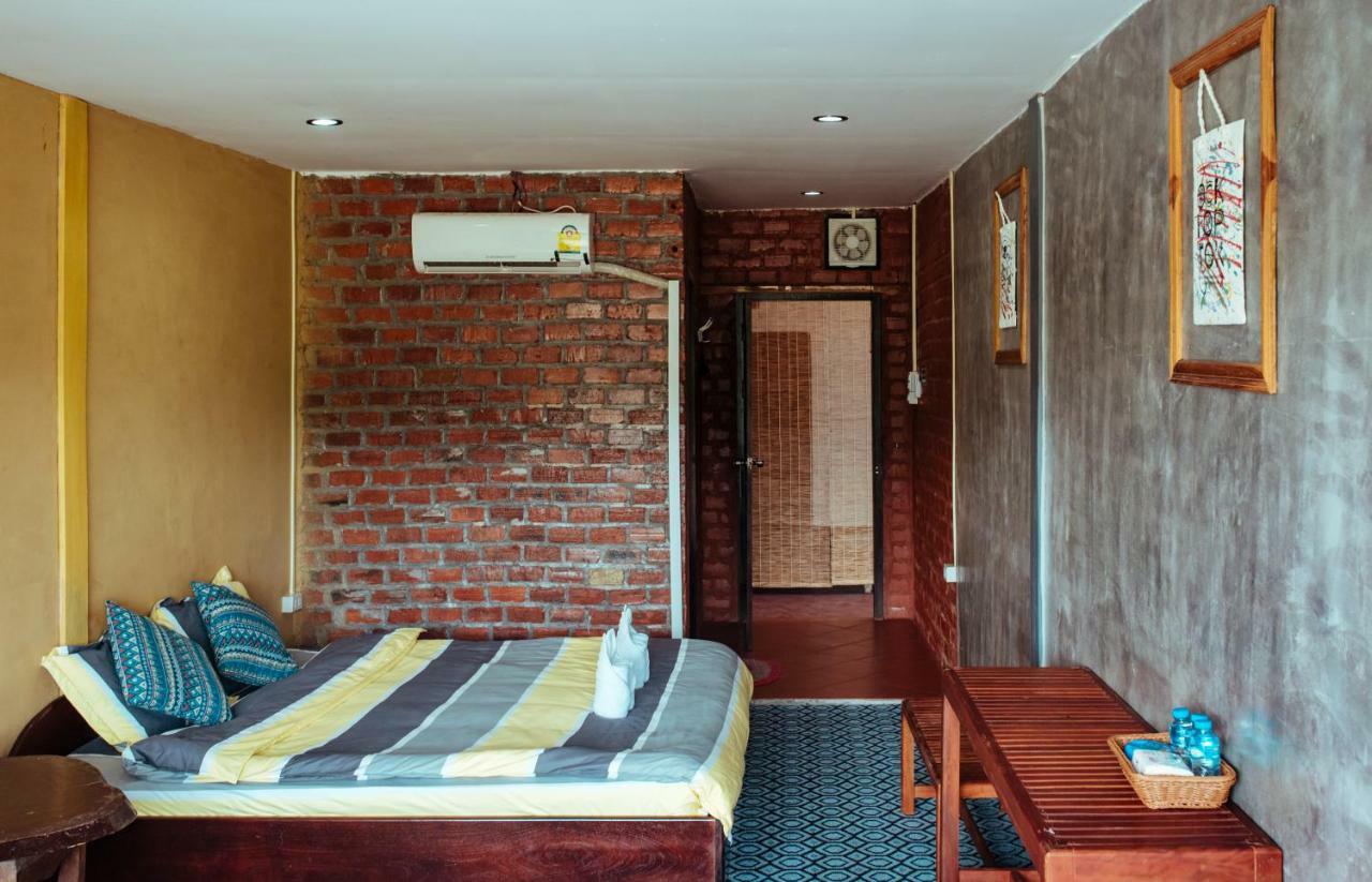 Mao Phasok Riverside Guesthouse Luang Prabang Exterior photo
