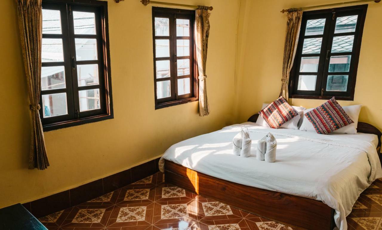 Mao Phasok Riverside Guesthouse Luang Prabang Exterior photo
