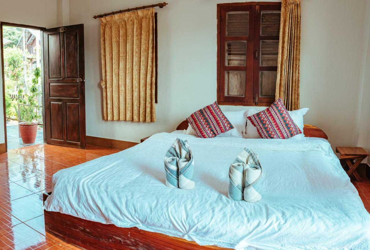 Mao Phasok Riverside Guesthouse Luang Prabang Exterior photo